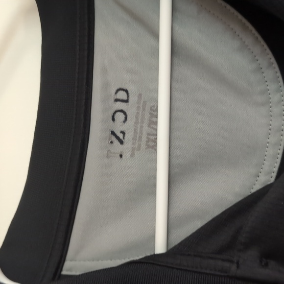 IZOD POLO - Picture 2 of 2